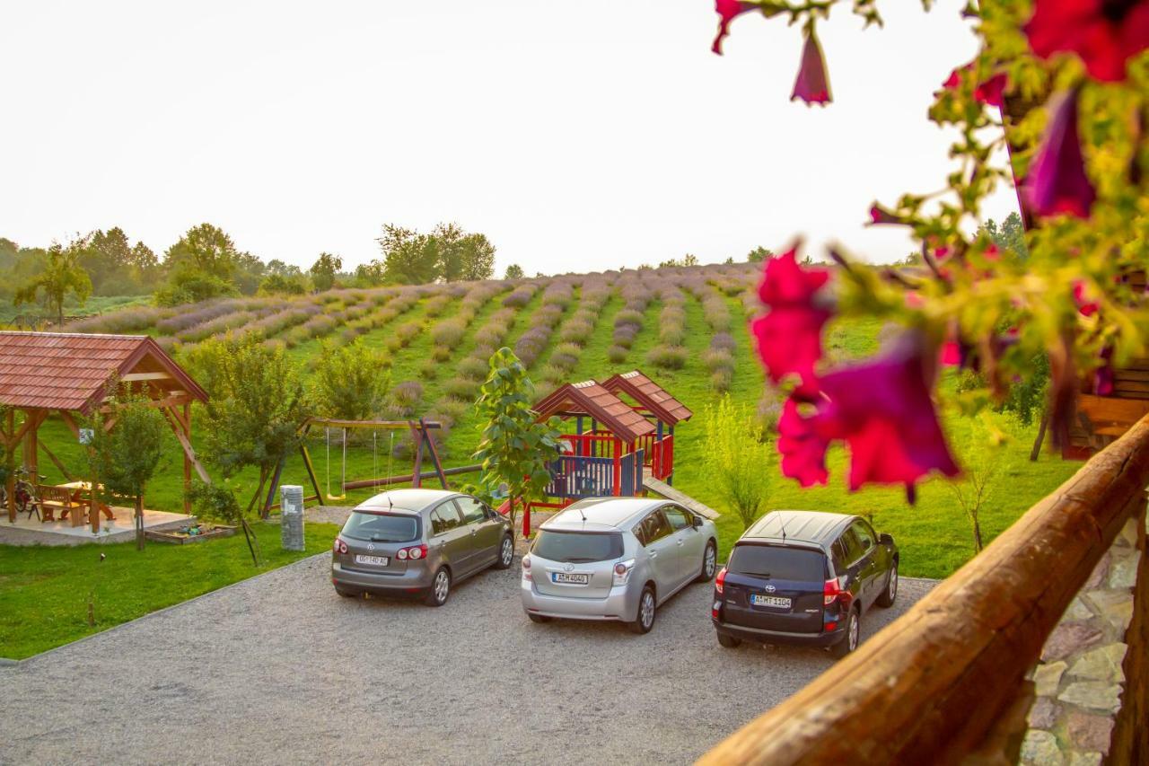 Lavanda Farm Apartmani Rakovica Exteriér fotografie