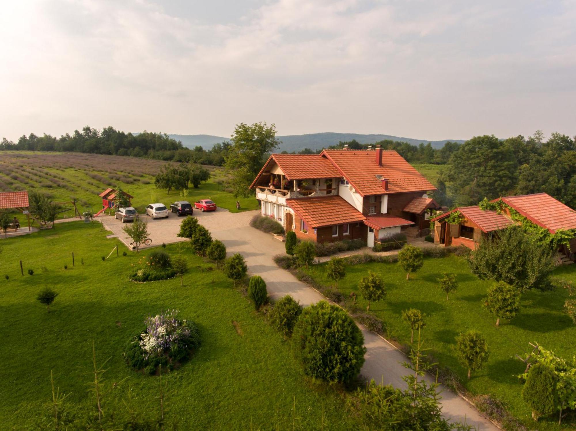 Lavanda Farm Apartmani Rakovica Exteriér fotografie